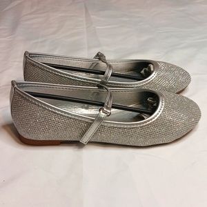Glitter silver kids super cute size 1 brand new